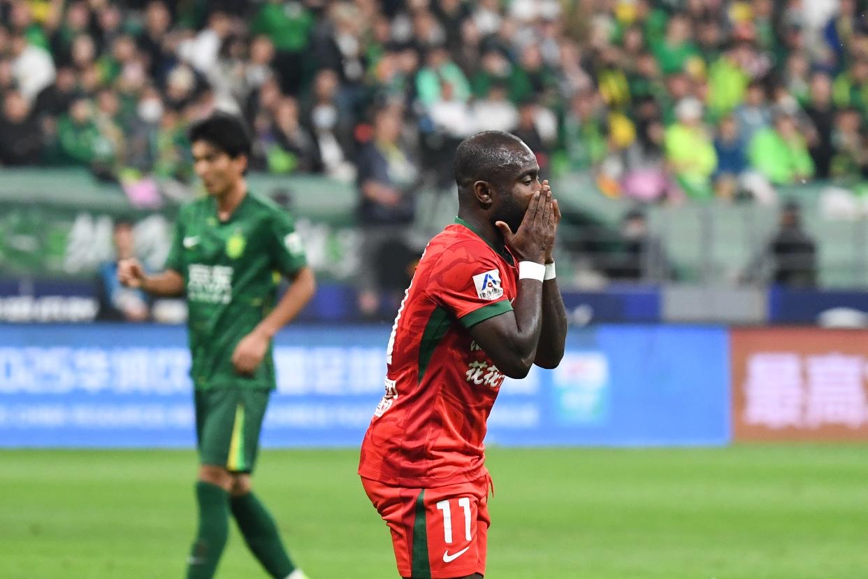 北京国安训练开放日,转会期迎来里程碑引欢呼,法国杯在即,身体对抗强度拉满的简单介绍 北京国安训练开放日,转会期迎来里程碑引欢呼,法国杯在即,身体对抗强度拉满的简单介绍